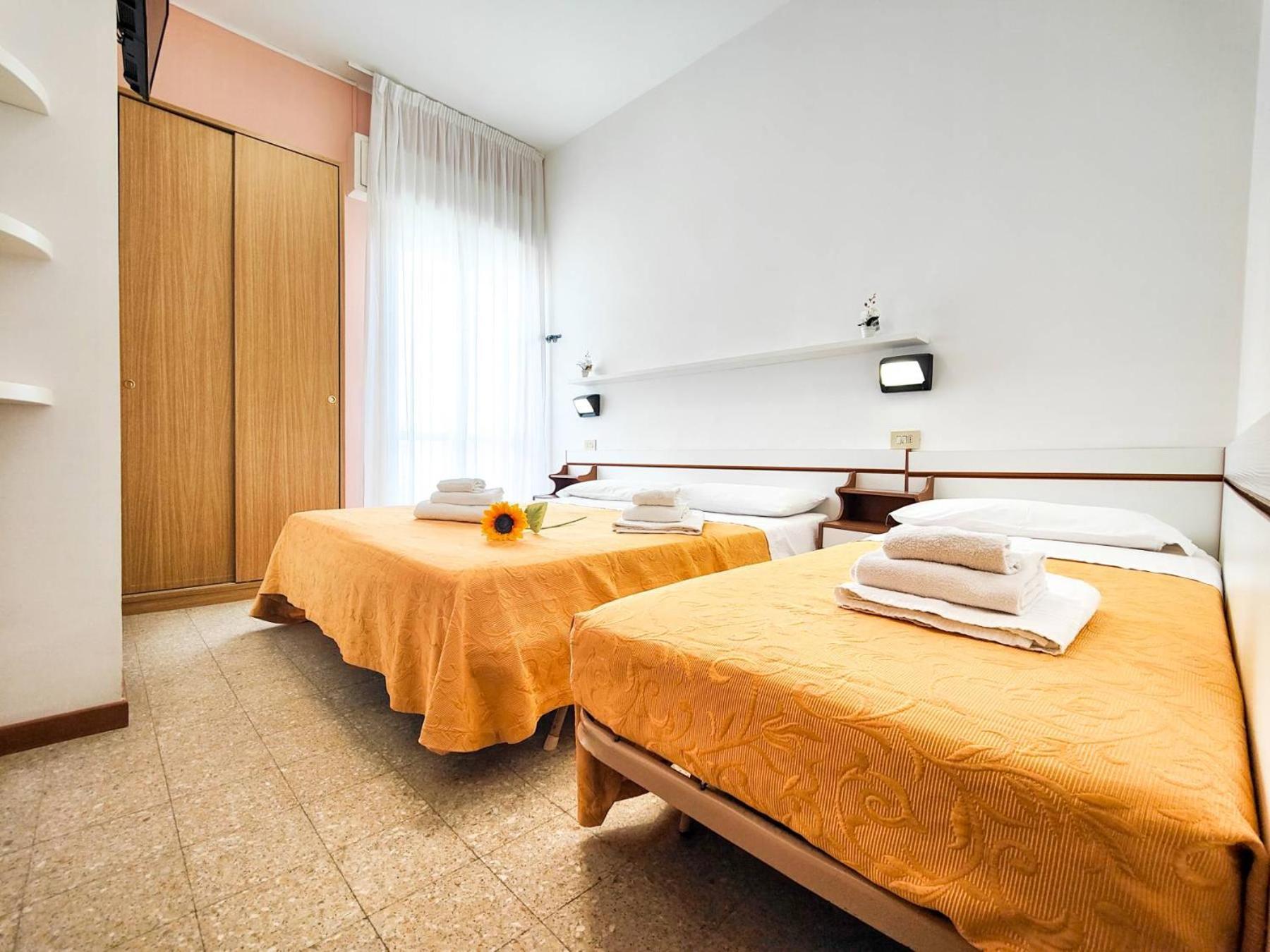 Hotel Lea B&B Pensione Completa Rimini Esterno foto