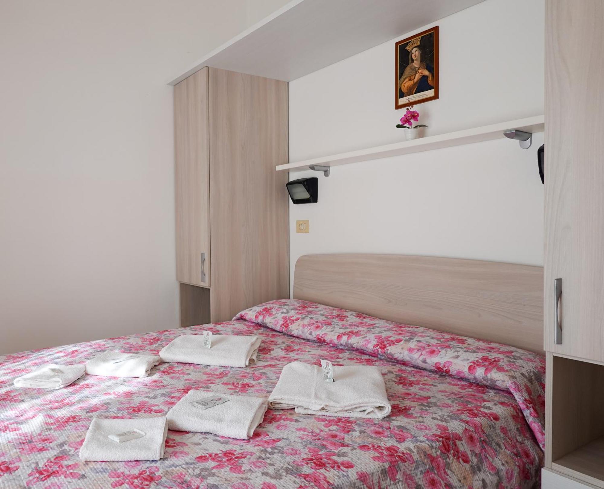 Hotel Lea B&B Pensione Completa Rimini Esterno foto